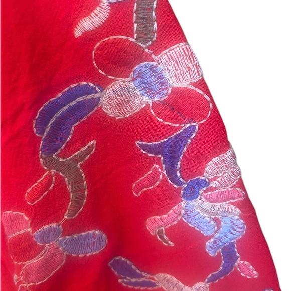 RED EMBROIDERED ON FRONT AND SLEEVES. Size S - Picture 3 of 4